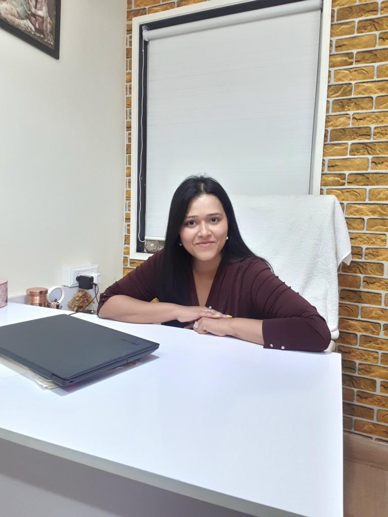 Dr. Sweta Pradeep Sinha, a distinguished Cosmetologist and Trichologist, at Alana Skin Hair and Laser Clinic in Mumbai located at Ghatkopar, Tilak Nagar Chembur boasts an illustrious experience spanning seventeen years, marked by excellence in skincare and hair treatment.