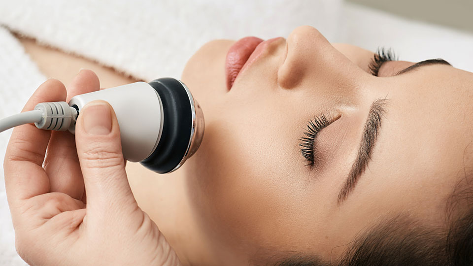 Experience facial lifting with Radio Frequency (RF) Treatment in Mumbai led by Dr. Sweta Sinha for rejuvenated and youthful-looking skin in Tilak Nagar Chembur.